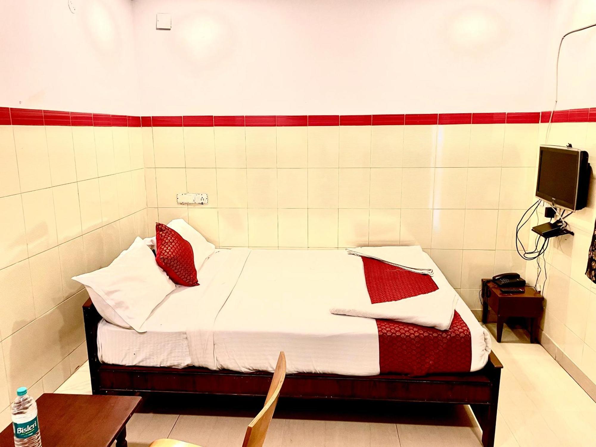 Hotel Sita Grand Шамшабад Екстериор снимка