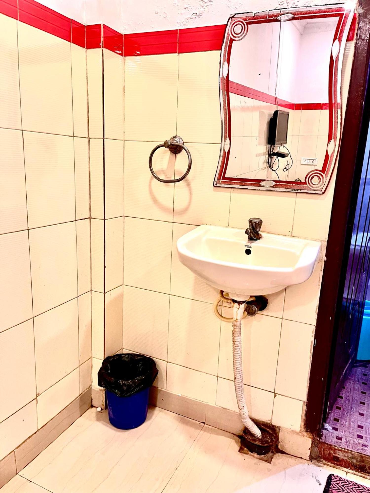 Hotel Sita Grand Шамшабад Екстериор снимка