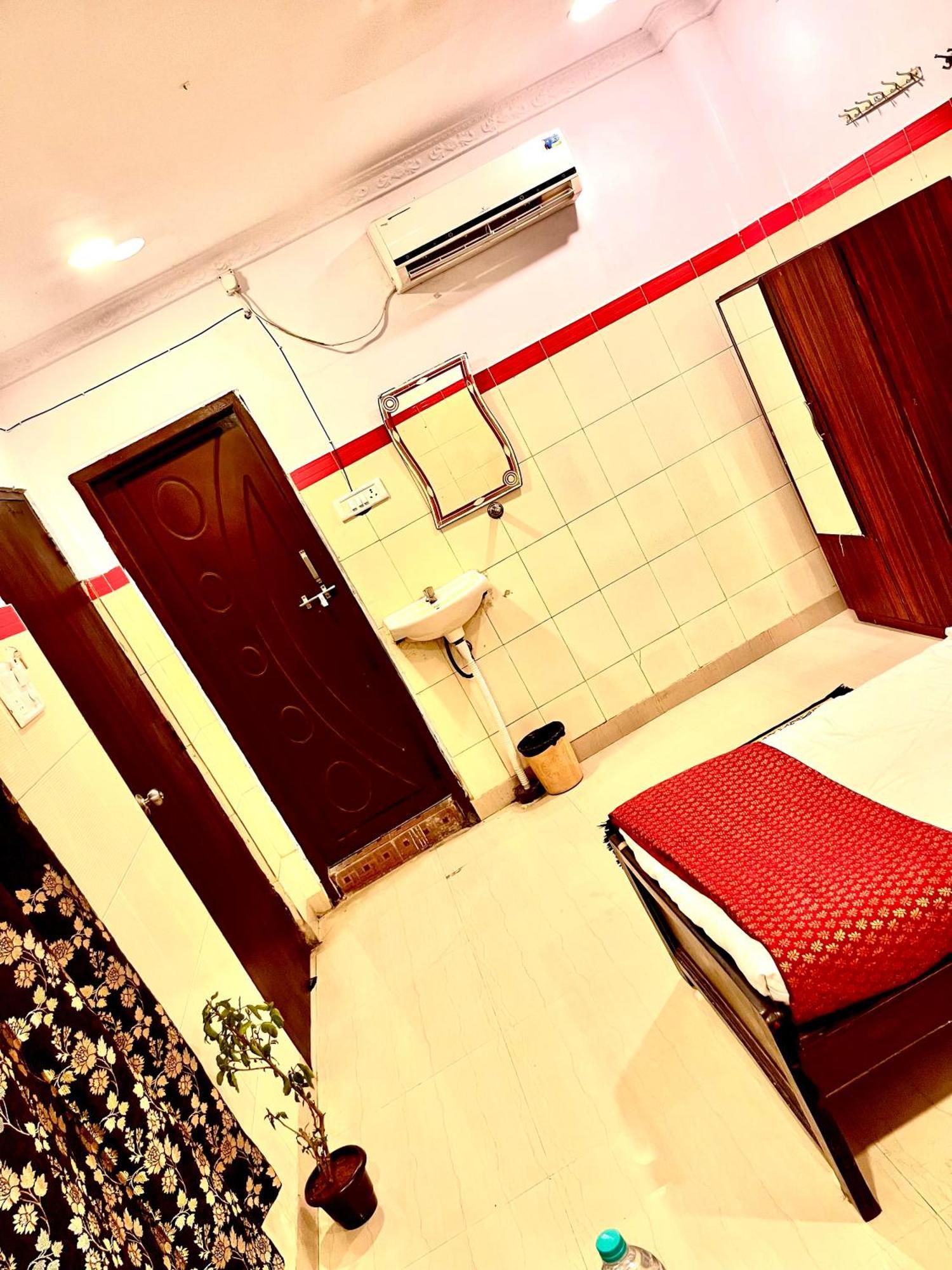 Hotel Sita Grand Шамшабад Екстериор снимка