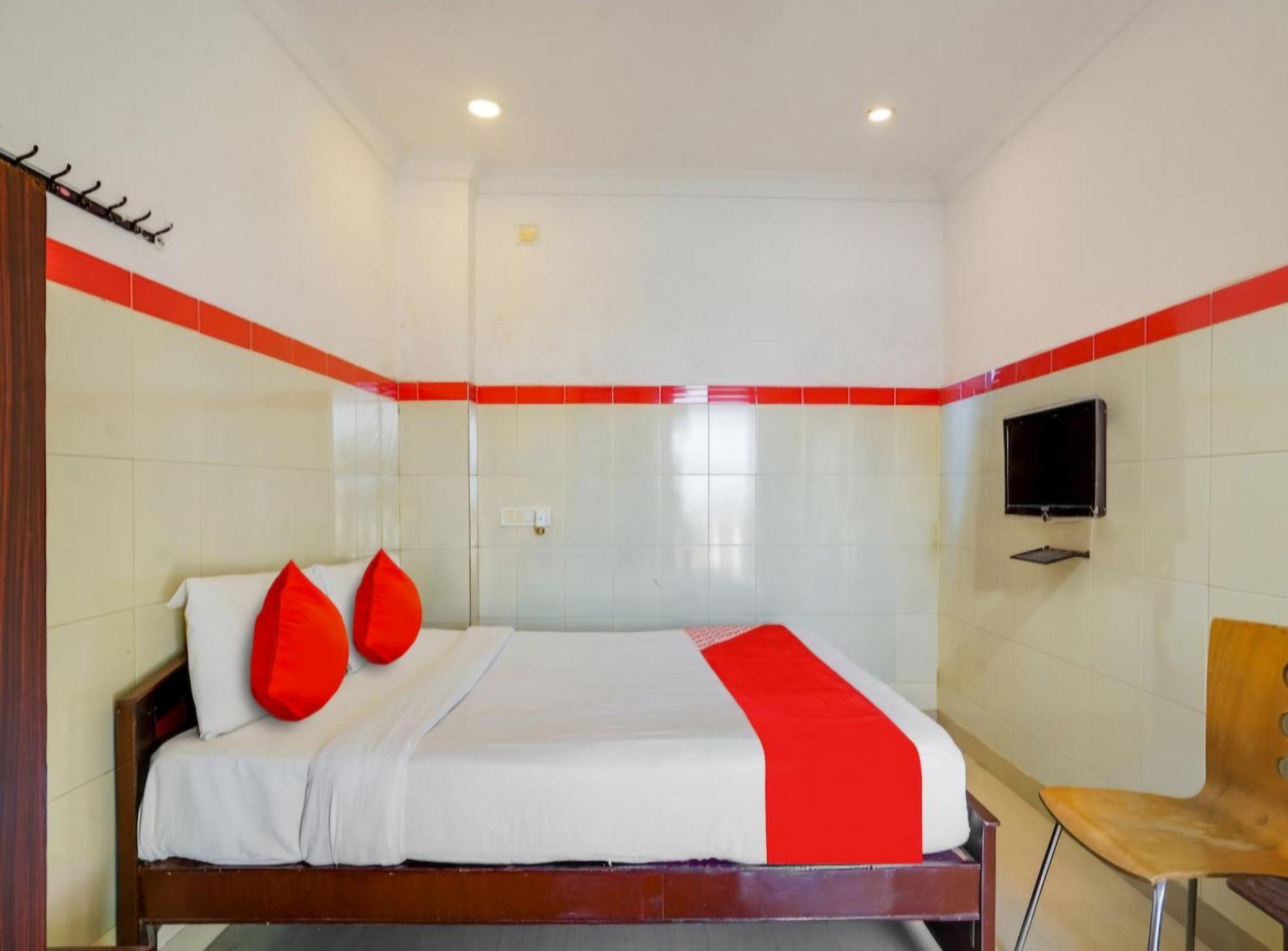 Hotel Sita Grand Шамшабад Екстериор снимка